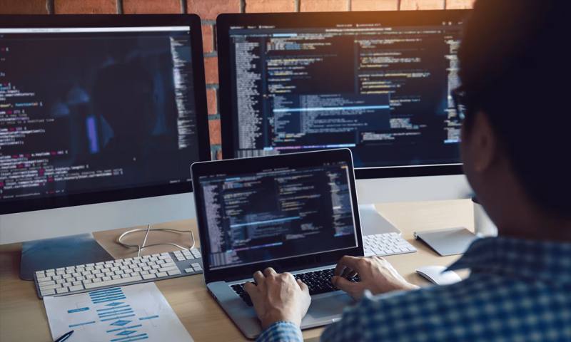 数据科学选型:R与Python如何赋能宽城区网站建设?